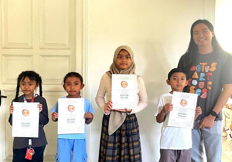 Seniman Cilik Surabaya