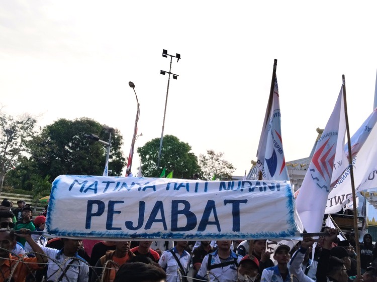 Buruh Jatim Tuntut Keadilan