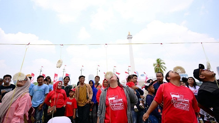 Ribuan Warga Padati Monas