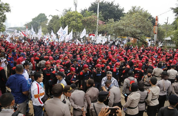 Aksi Demo Buruh dan Pekerja