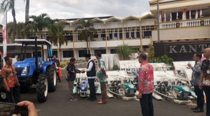 Bupati Jember Alsintan