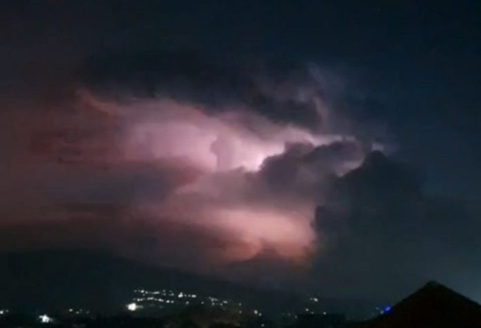 Awan Cumulonimbus Bandung Raya