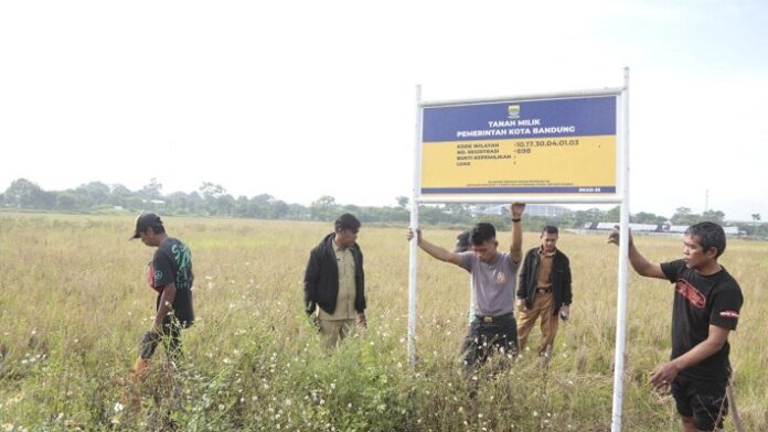 Plang Klaim Sepihak Banyak Terpasang