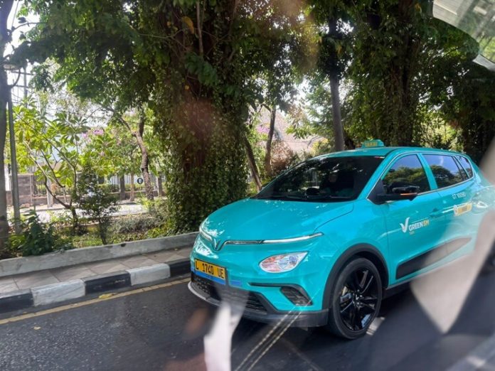 Taksi Listrik Vietnam