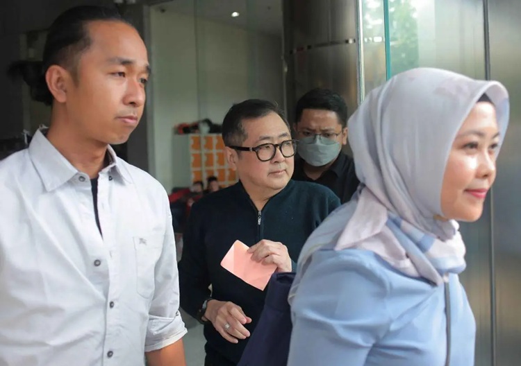 Kakak Hary Tanoe Korupsi Bansos