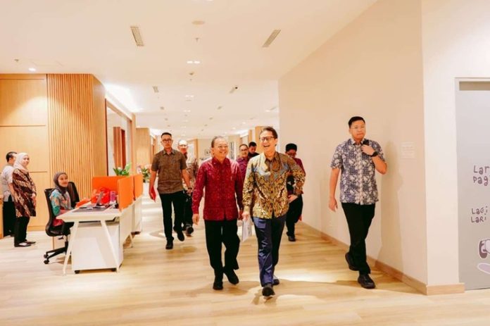 Gubernur Koster Menkes