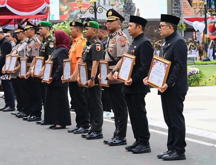 Khofifah Penghargaan BPBD Jatim