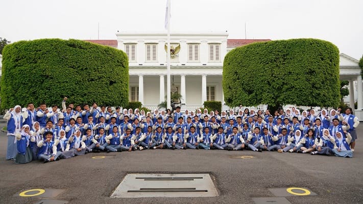 Kunjungan 100 Ketua OSIS SMA