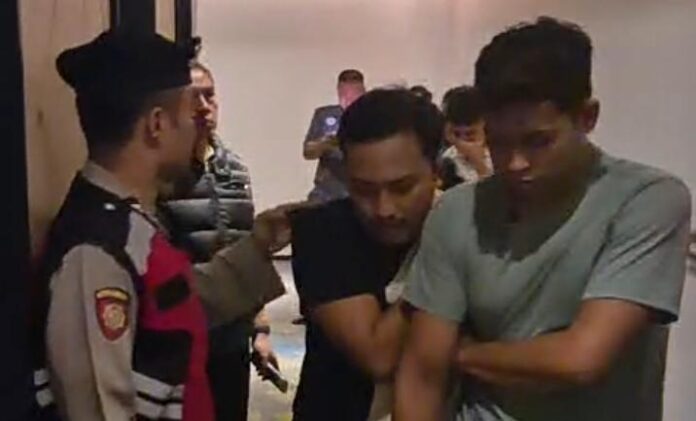 Pesta gay di Surabaya