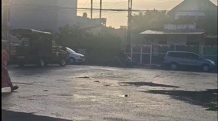 Jukir Liar Pasar Pacar Keling