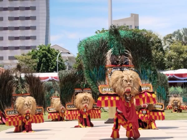 Juara Nasional Reog Ponorogo UB Pukau Perayaan HUT Jatim ke-80