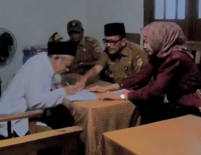 Camat Semboro Jember Insentif Guru Ngaji