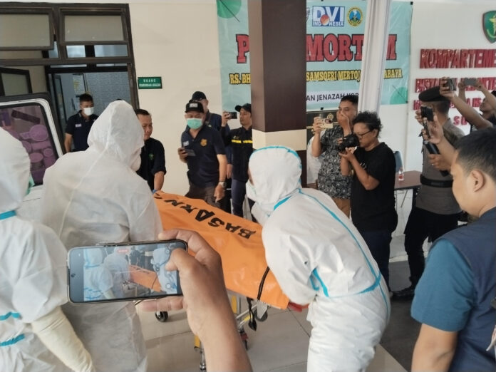 Jenazah korban ponpes ambruk