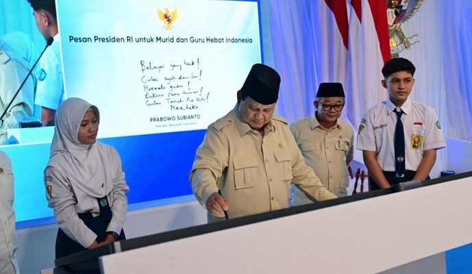 Presiden Prabowo Resmi Luncurkan Program Digitalisasi Pembelajaran