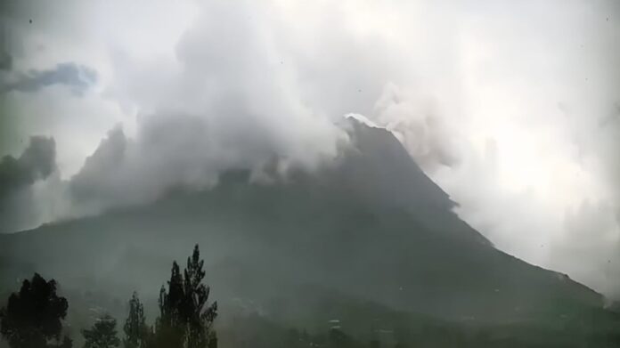 merapi awan panas
