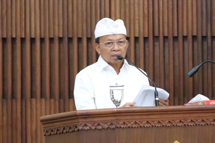 Gubernur Koster Tegaskan Investasi Asing Tak Boleh Rebut Jatah Usaha Rakyat