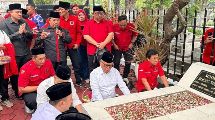 Hasto ziarah Bung Tomo