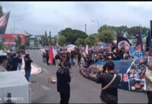 Tuntut Bupati Jember