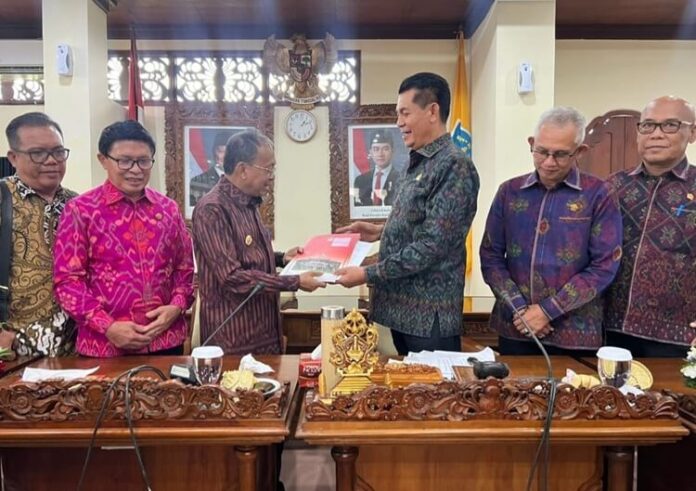 Koster Proyek Lift Kaca