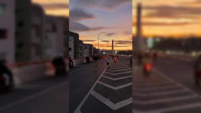 MaIn Skateboard Flyover Surapati