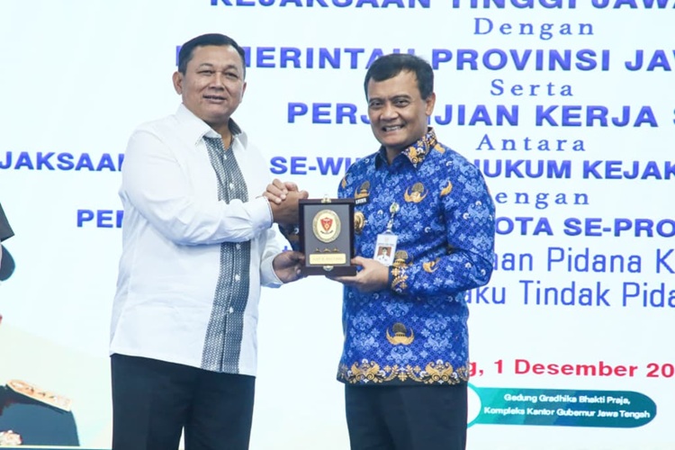 Pemprov Jateng Pidana Kerja Sosial