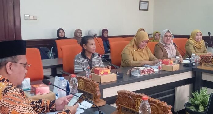 Kasus Ibu Dipisahkan dari Anak di Simorukun