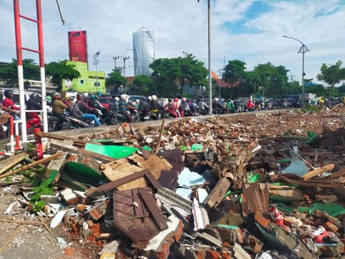 Taman Pelangi Dibongkar