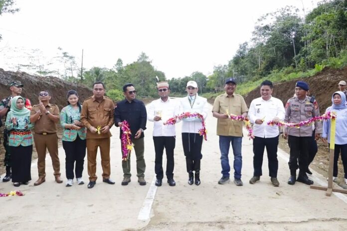 Jalan Tering–Ujoh Bilang Kaltim