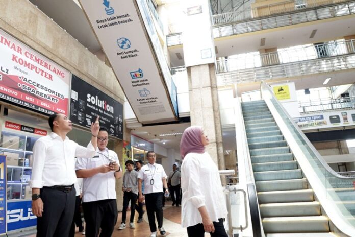 Hi Tech Mall Pusat Kreativitas Anak Muda