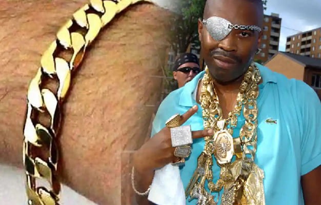 Laki-laki Dilarang Pakai Perhiasan Emas