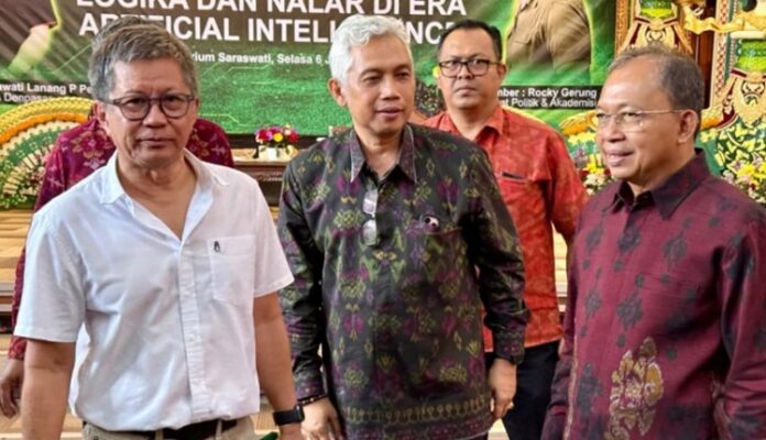 Koster Rocky Gerung Unmas