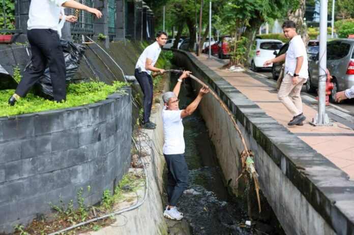 Resik-Resik Kantor Jawa Tengah ASRI