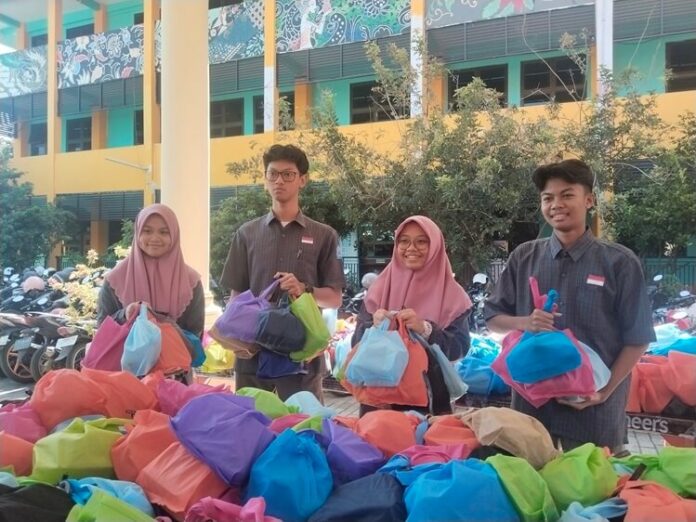 MBG SMAN 10 Surabaya