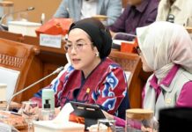 DPR Desak Pemerintah Usut Travel Umrah