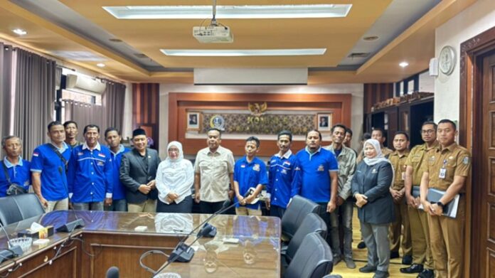 Nelayan Gresik DPRD Jatim