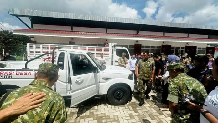 Mobil Pickup Kopdes Merah Putih