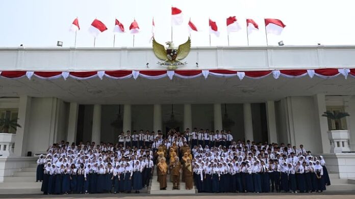 Istana untuk Anak Sekolah