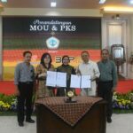 Jelang Wisuda, Unitomo Bekali Mahasiswa Hadapi Dunia Kerja dan Karier Internasional.