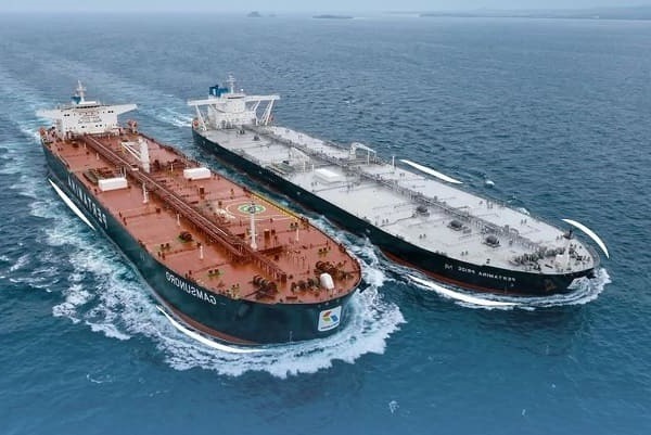 Dua Kapal Pertamina Masih Parkir di Selat Hormuz