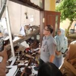 Aries Tinjau Sekolah Rusak