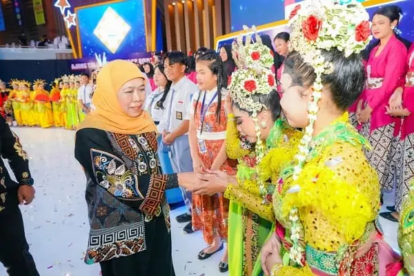 Gubernur Khofifah Dorong Ekonomi Kreatif Jatim Lewat Karya Seni