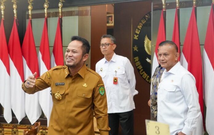 Gubernur Kaltim Menko Polkam