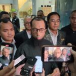 ustaz-khalid-basalamah-selesai-diperiksa-kpk-pada-23-april-2026-adrialdetikcom-1776951628051_169