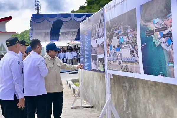 Presiden Prabowo Tinjau Kampung Nelayan Merah Putih