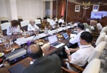 Menteri Rini Bertemu Mendikdasmen