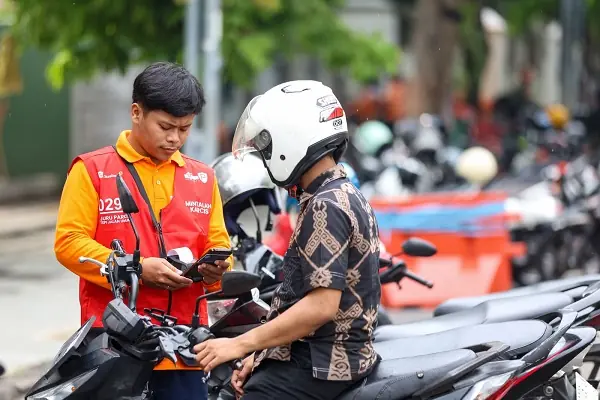 Pemkot Surabaya Perluas Penerapan Parkir Digital