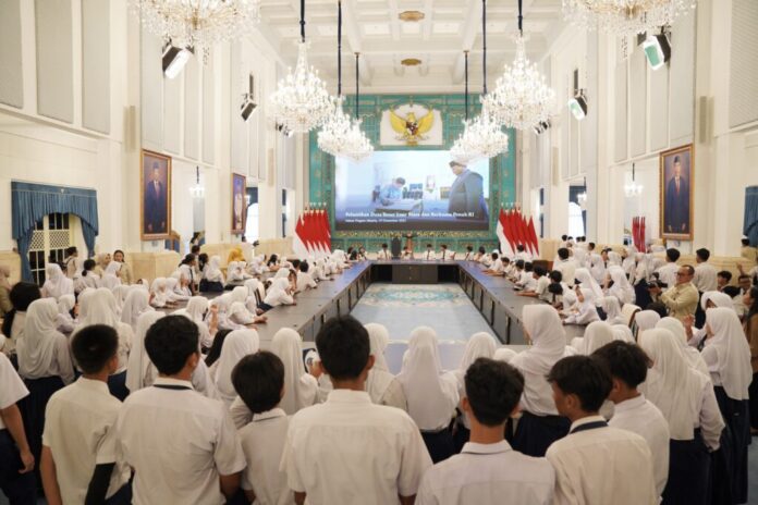Istana untuk Anak Sekolah