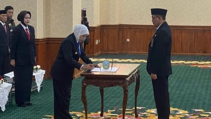 Gubernur Khofifah Lantik Shodiqin