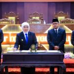 Pemprov dan DPRD Jatim Resmikan Dua Raperda Strategis, Fokus pada Migas dan Ekonomi Kreatif.