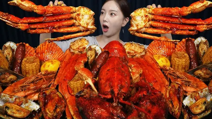 Nonton Mukbang Bantu Diet